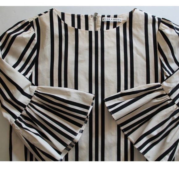 Alice & Olivia Bernice Striped Ruffle-Sleeve Top Black White Size Small - Picture 6 of 9